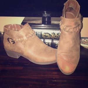 Ankle booties